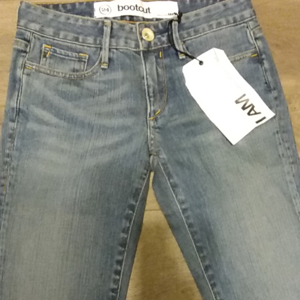 Woman's jeans*New w/tags*